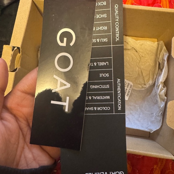 Yeezy - Picture 8 of 8